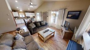 Riverside Cabin - Pet Friendly - On the River - Hot Tub - WiFi - Washer - Dryer - Grill